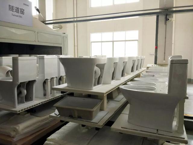 浪鯨衛(wèi)浴陶瓷工廠浪鯨衛(wèi)浴陶瓷產(chǎn)品采用行業(yè)領(lǐng)先的全自動(dòng)隧道窯生產(chǎn)線